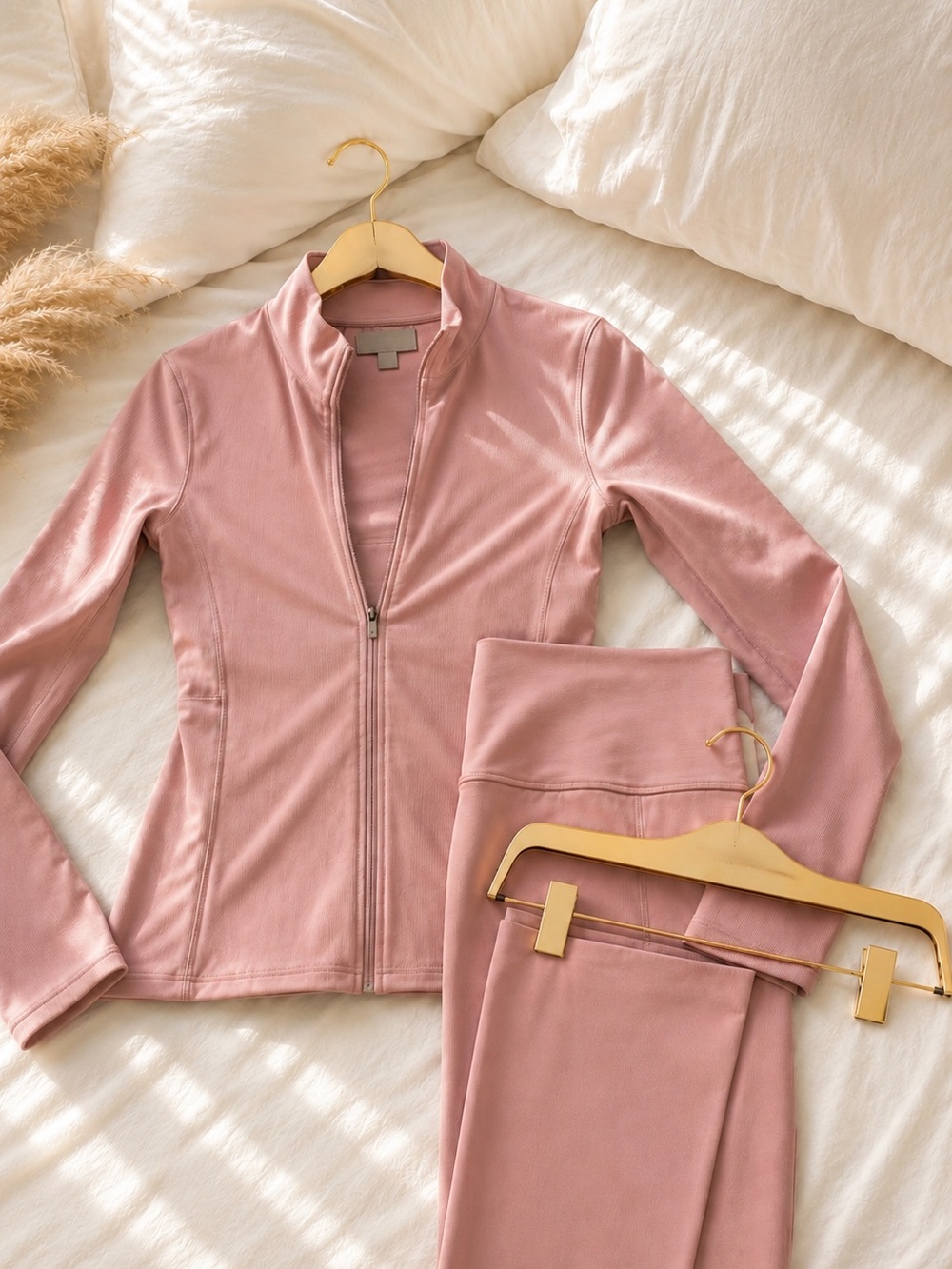 Women activewear set, Jacket and Leggings, yoga or lounge set. Like new!